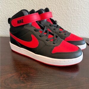 Nike Court Burrough kids size 3Y NEW!
